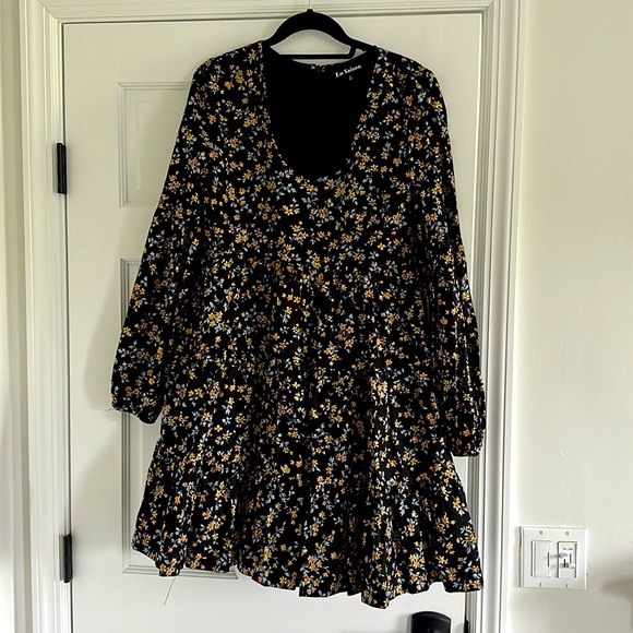 *NWT* En Saison Tiered Long Sleeve Minidress - Picture 5 of 6